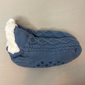 Cozy Blue Knit Slippers with White Trim-one size K